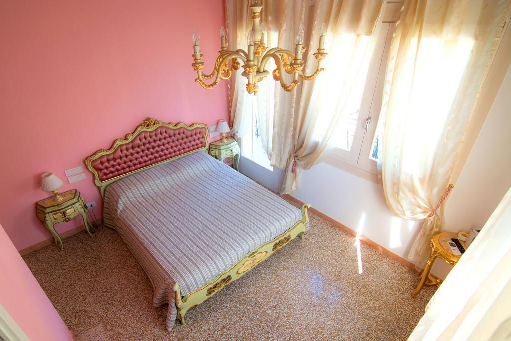 B&B La Porta Rossa Noale Exterior photo